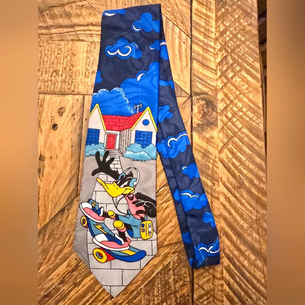 Vintage Looney Tunes Daffy Duck Skateboard Tie Balance Hot Cakes